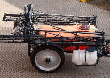 Обприскувач причіпний штанговий ОПШ-24-21,6, обєм бака - 2400 л, штанга - 21,6 м.